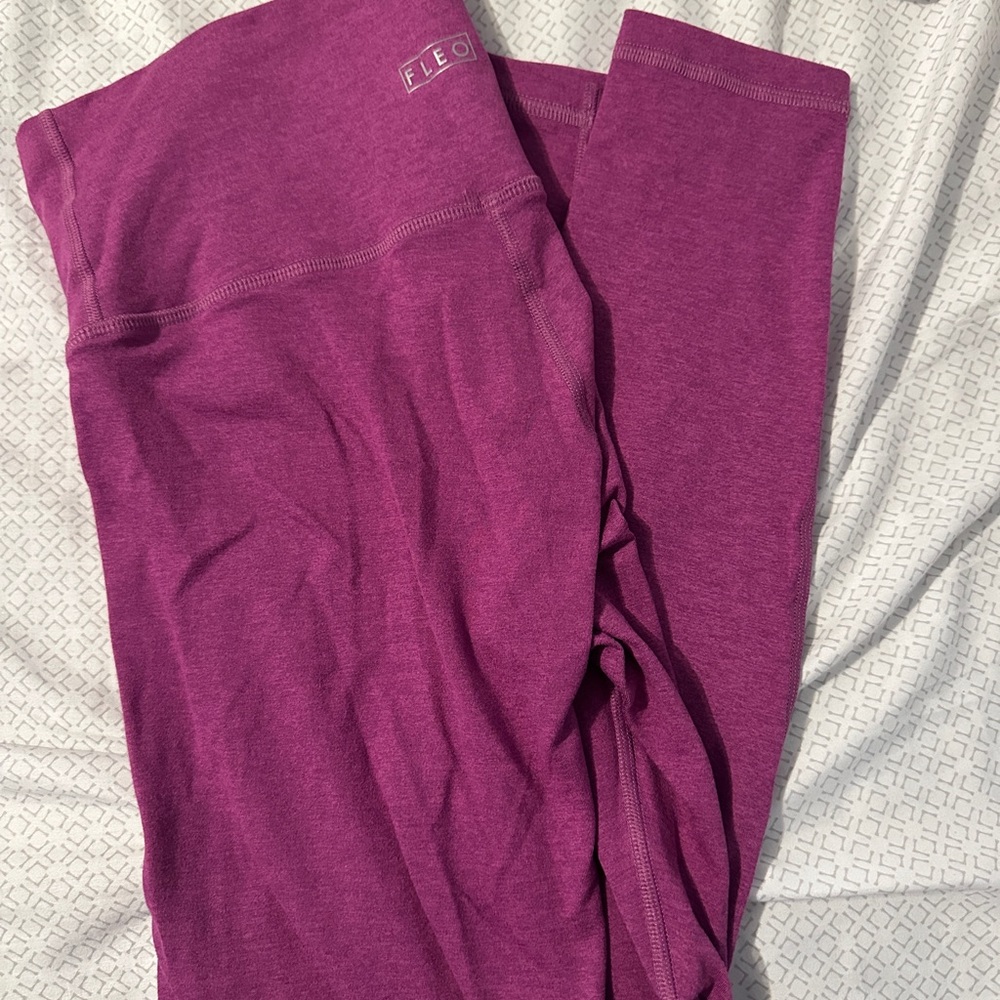 Fleo Sugar Plum super high, size small, excellent condition.